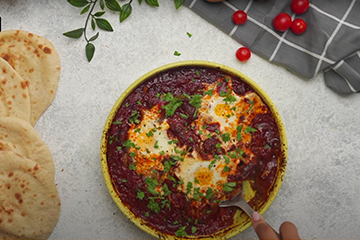 النهاردة هنعمل شكشوكة بس مختلفة بالسجق.. للفطار والغداء والعشاء